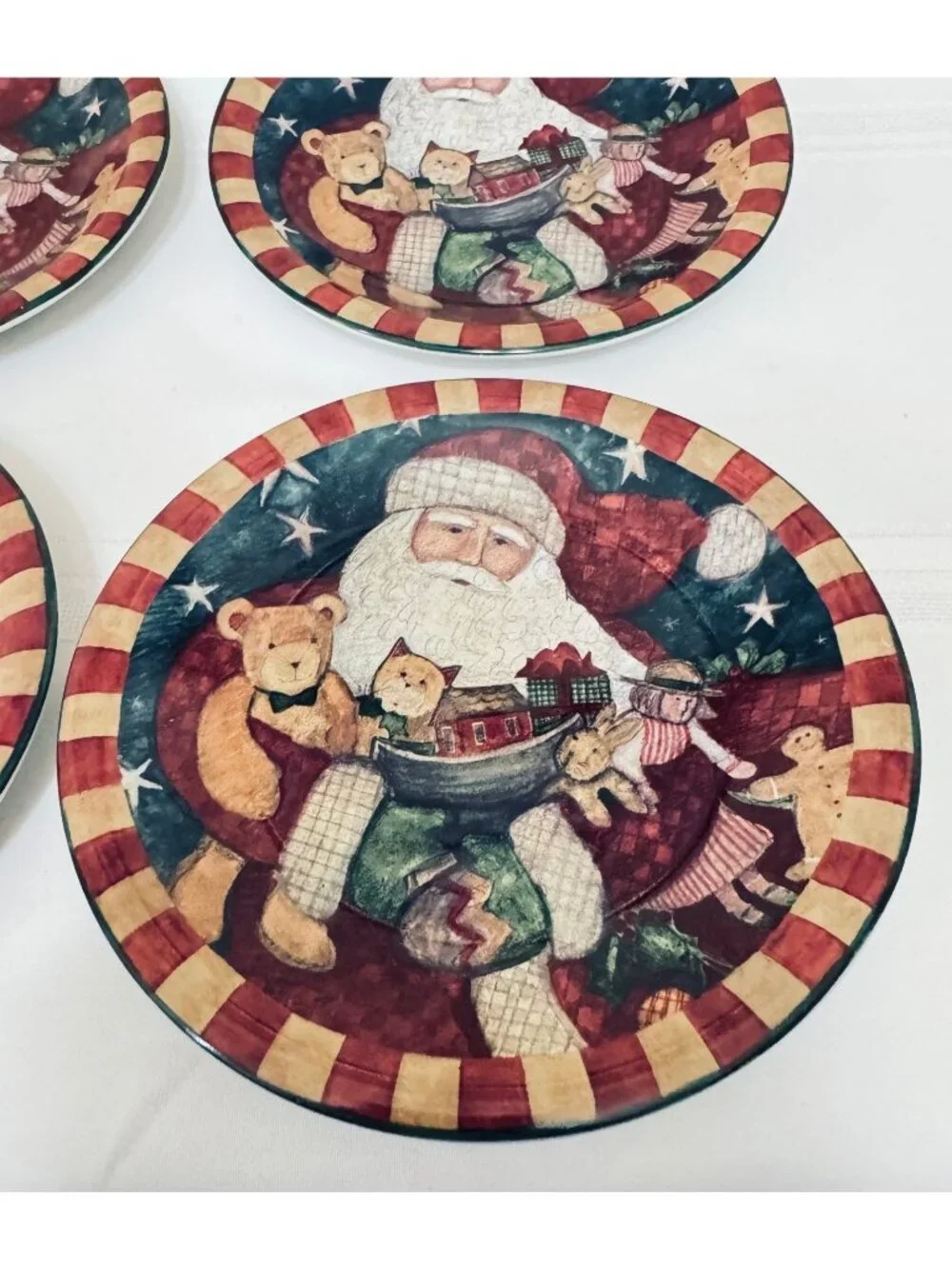 4 Father Christmas Salad Dessert Plates Susan Winget Certified International